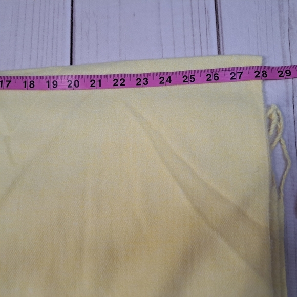 Liz Claiborne Pastel Yellow Scarf - Picture 3 of 3